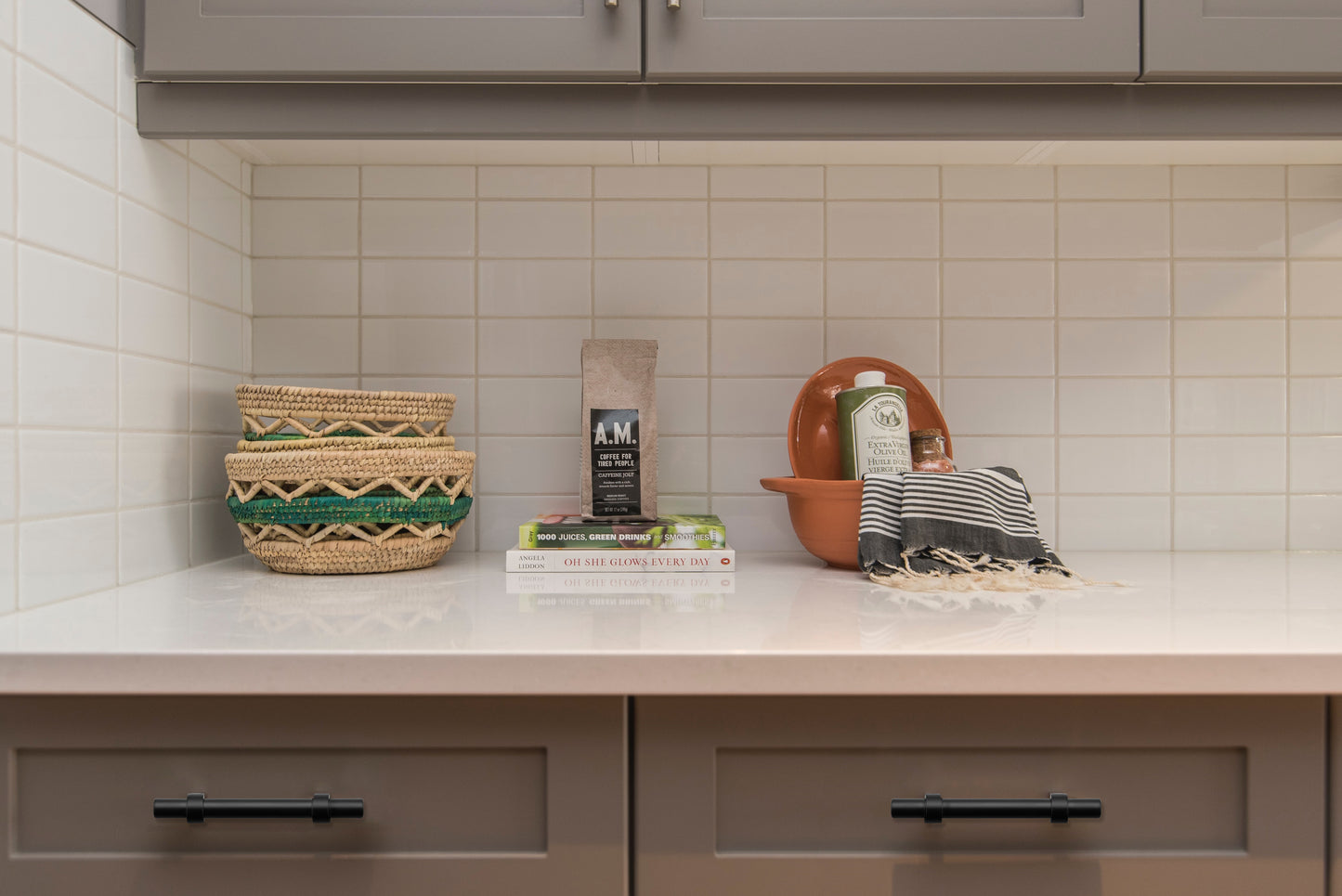 Ravinte Cabinet Pulls Matte Black Kitchen Cabinet Hardware Cupboard Handles with Square Base