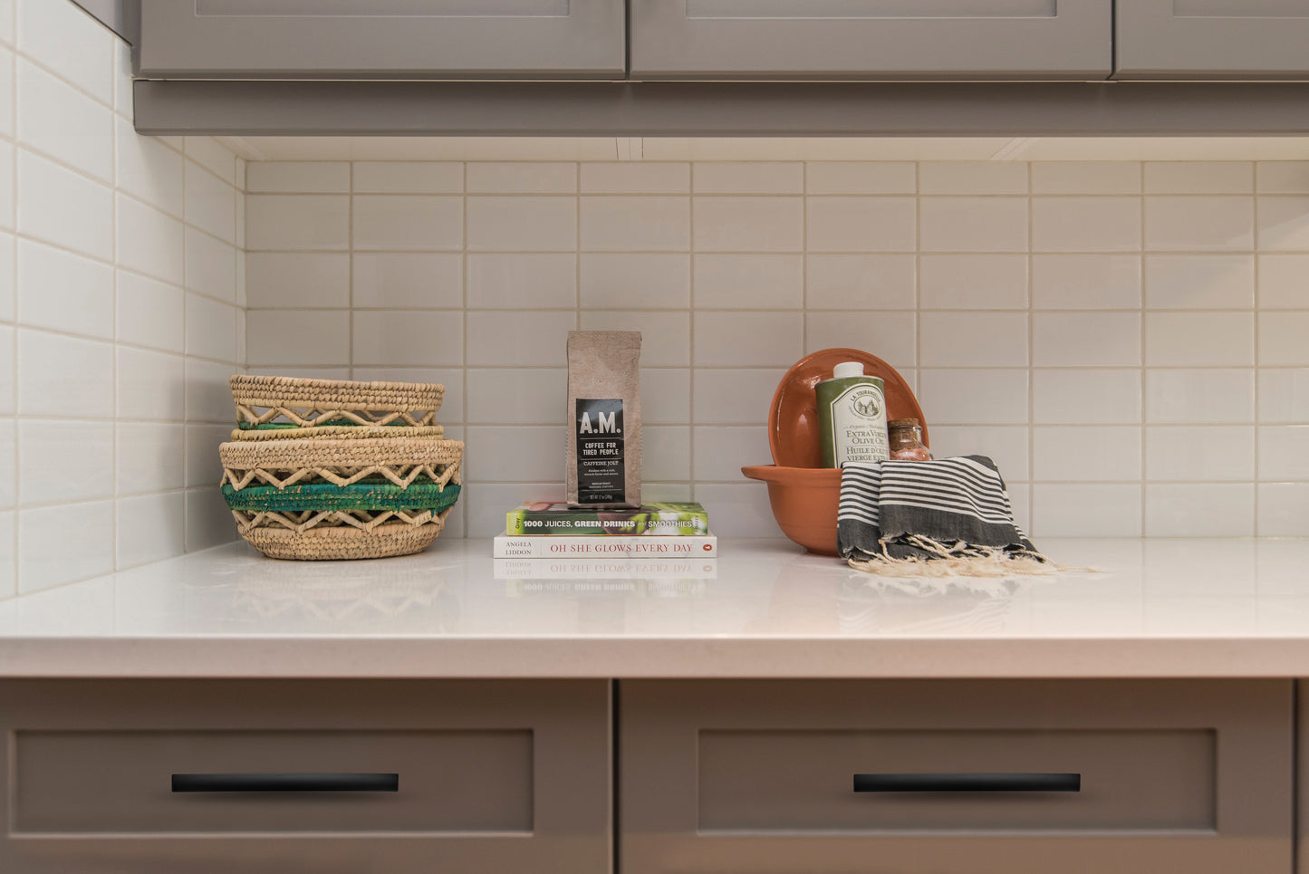 Ravinte 6'' Curved Cabinet Pulls Matte Black Kitchen Drawer Pulls Arch Cabinet Handles 6”Length, 3.75” Hole Center
